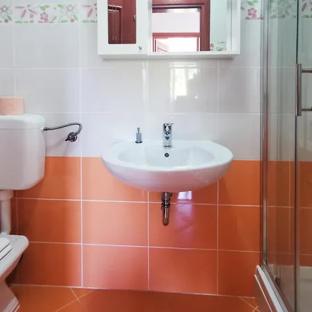 Apartament Gorgeous In With Wifi Novi Vinodolski